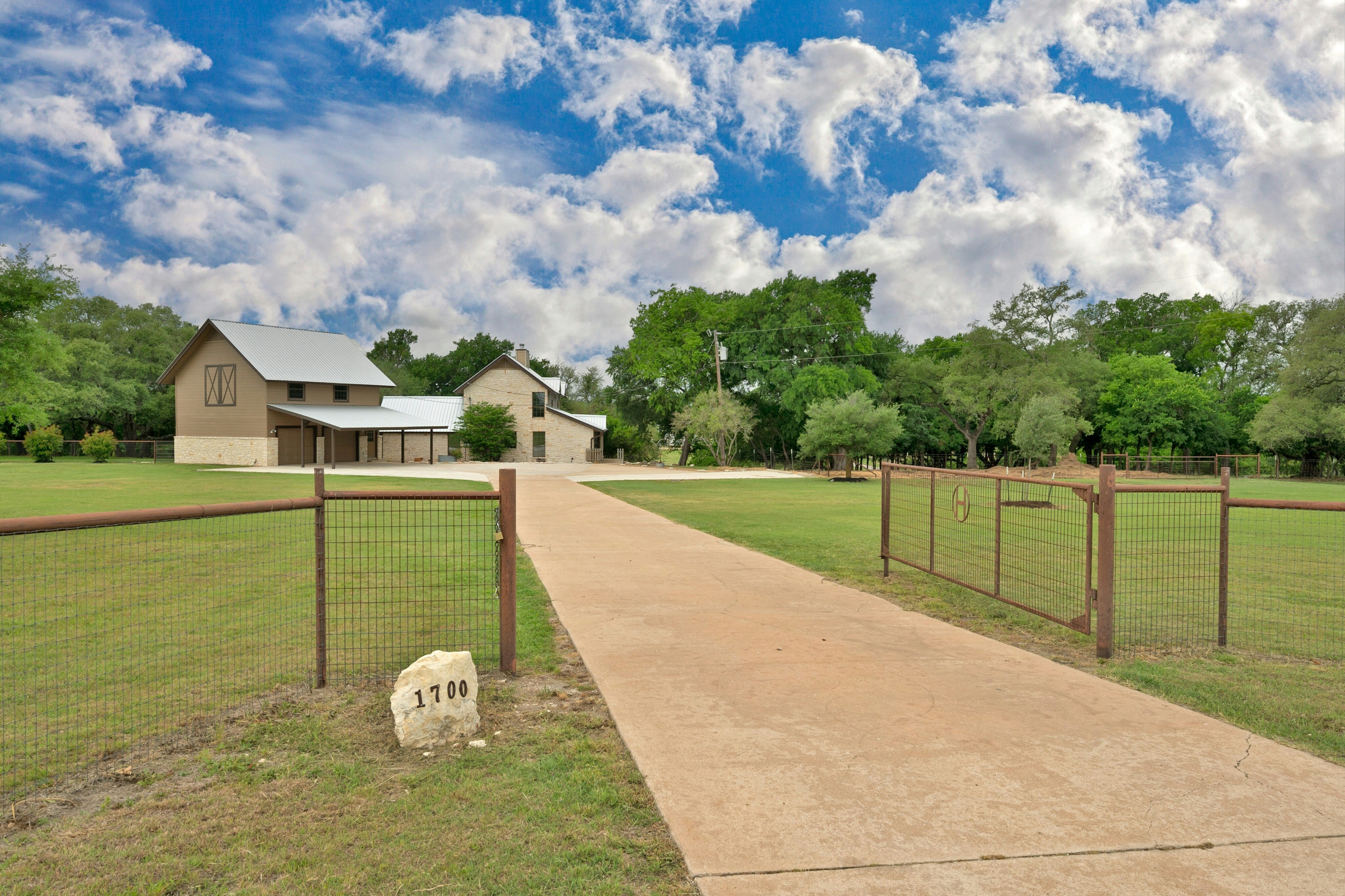 1700 County Road 130, Hutto, TX 78634, Presented by Josh Hobratsch